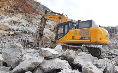 安徽用戶馮老板:從嘗試到忠實,柳工挖掘機(jī)憑實力晉升&ldquo;礦山之星&rdquo;