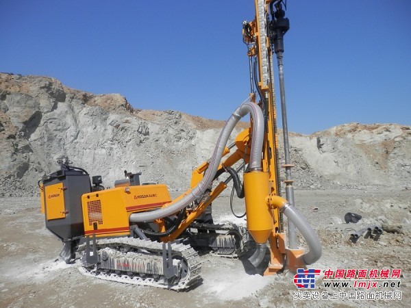鉆機、履帶液壓潛孔鉆、礦山設備、吸塵、爆破設備_潛孔鉆機_樁工機械_整機供應_整機平臺_中國路面機械網