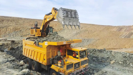 再斬千萬(wàn)訂單！柳工礦用寬體車(chē)征戰(zhàn)廣袤礦區(qū)，引領(lǐng)礦山設(shè)備新篇章